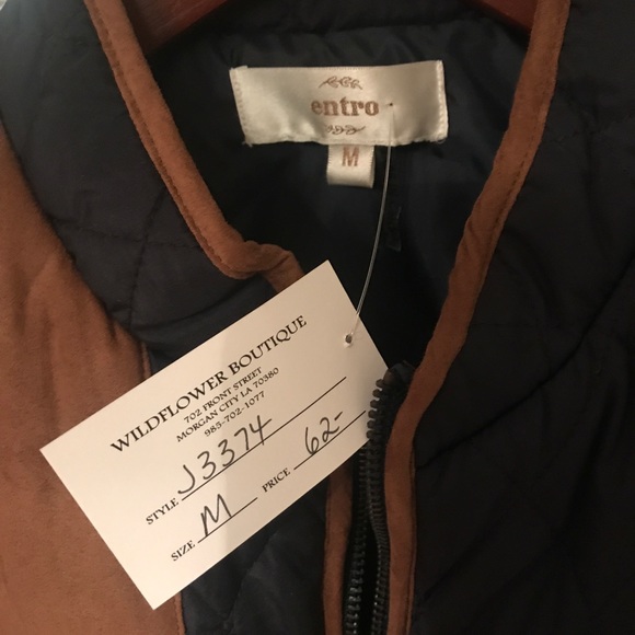 navy puffer vest with brown suede details - Picture 3 of 3